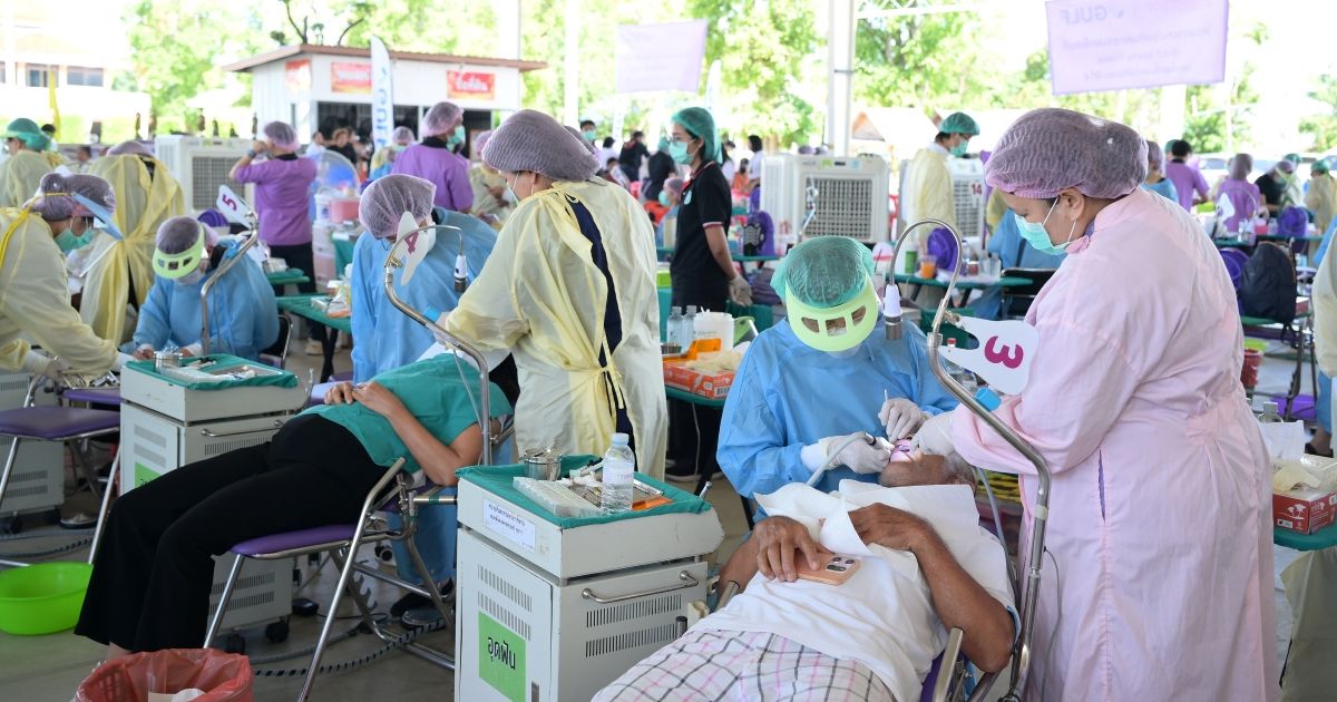 "GULF Sparks Smiles" brings mobile dental services to Ayutthaya while empowering youth volunteers to help improve quality of life for Thai communities