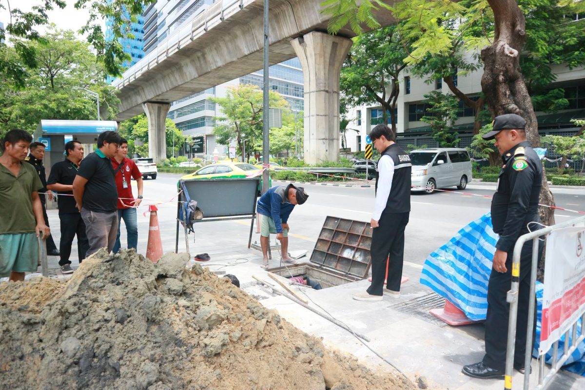 เขตปทุมวัน เร่งปรับปรุงภูมิทัศน์ แก้ปัญหาน้ำท่วมขัง เพิ่มจุดจอดรถบริเวณศูนย์อิ่มท้องสวนลุมพินี อำนวยความสะดวกให้ประชาชน