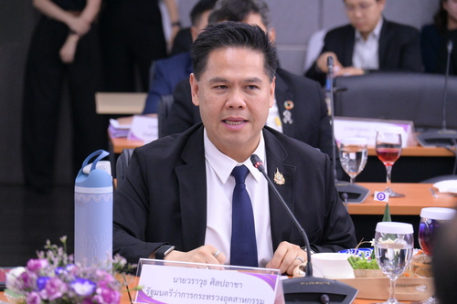 "วราวุธ" โชว์ผล กอช. ดัน Made in Thailand -ส่งเสริมอุตสาหกรรมภายในประเทศ ไม่ทิ้งยานยนต์สันดาปภายใน-หนุนใช้ Biofuel ลดนำเข้า เสริมขีดแข่งขัน