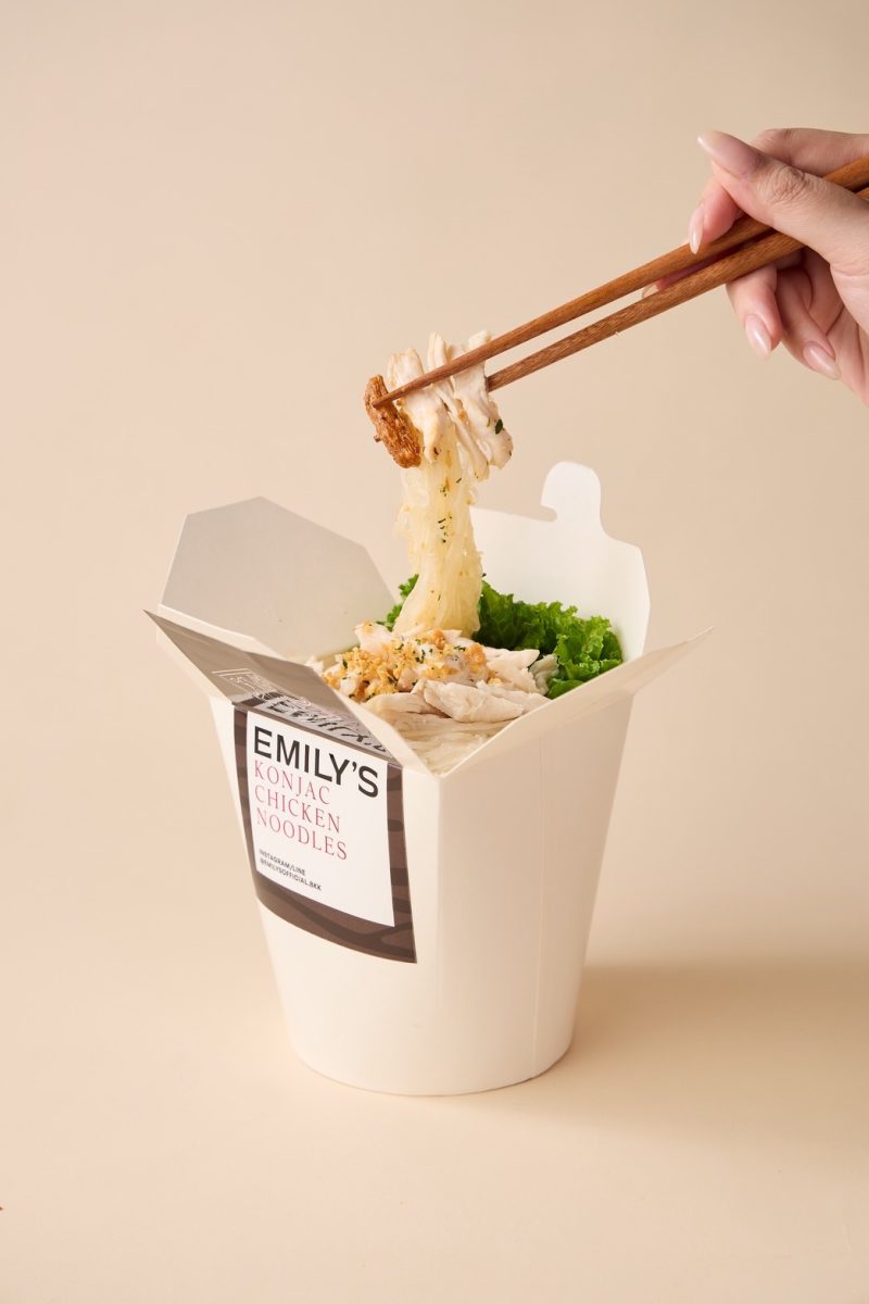 Emily's ส่ง "เส้นบุกไก่ฉีก" เมนูใหม่เอาใจสายเฮลตี้ อร่อยซิกเนเจอร์ โปรตีนสูง แคลต่ำ พร้อมเสิร์ฟ 20 ส.ค.นี้!