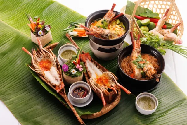 Seasonal Menu: Giant Ayutthaya River Prawns at Shangri-La Bangkok's Salathip Thai Restaurant