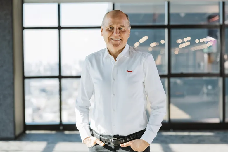 Building Organizations That Transform Faster Than Technology Changes