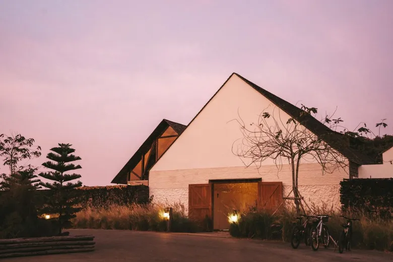 เอนกายกลางขุนเขากับการพักผ่อนใน Mountain Villa ณ โรงแรมรุกข์ คีรี เขาใหญ่ เดอะ เซ็นทารา คอลเลกชัน