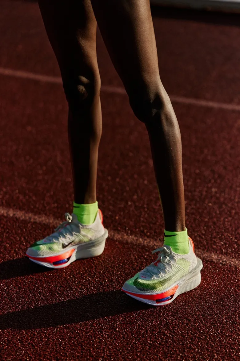 Nike เปิดตัว Alphafly 4 รองเท้าวิ่งรุ่นใหม่ล่าสุด ปลดล็อกความเร็วและความมั่นใจ เสริมพลังให้นักวิ่งไปได้ไกลกว่าเดิม ตอบโจทย์นักวิ่งทุกระดับ เพิ่มความเร็ว และฉีกกฎทุกความเป็นไปได้