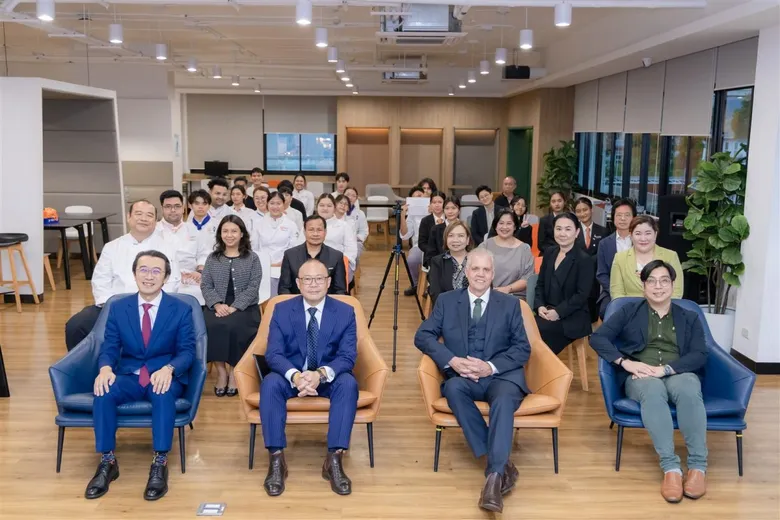 วิทยาลัยดุสิตธานี จับมือ Avocados Australia ลงนาม MoU ส่งเสริมความร่วมมือด้านอาหารและนวัตกรรมอาหาร พร้อมเปิดเวทีแข่งขันเมนูอะโวคาโด คัดตัวแทนสู่เวทีนานาชาติที่มาเลเซีย