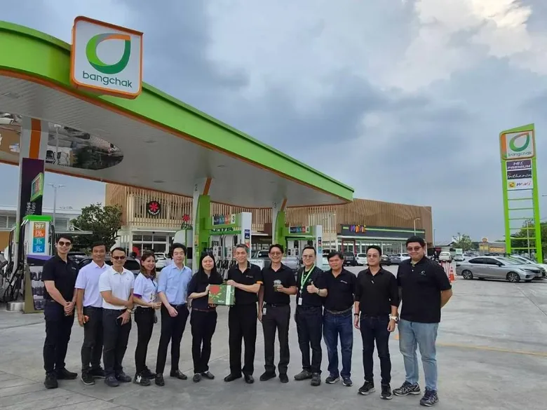บางจากฯ ร่วมดูแลผู้ประกอบการสถานีบริการน้ำมัน พร้อมปันน้ำใจต่อเนื่องสนับสนุนบัตรน้ำมันและเครื่องอุปโภคบริโภคสู่พื้นที่ประสบภัย
