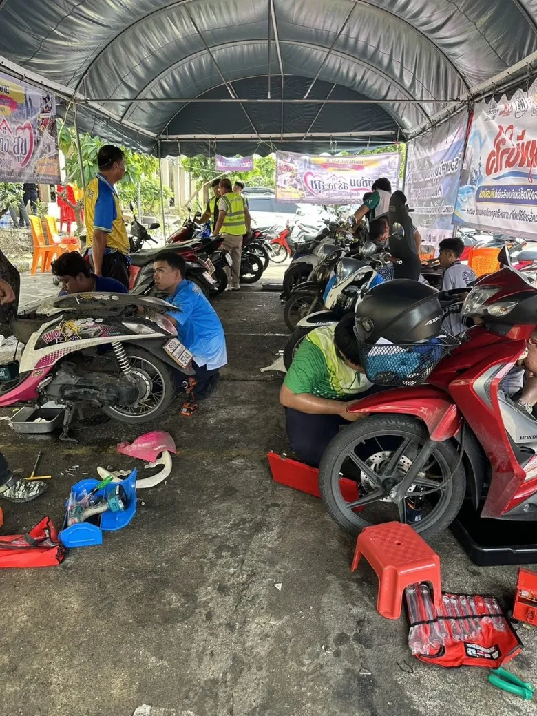 SCL ส่งมอบอะไหล่รถมอเตอร์ไซค์ สนับสนุนภารกิจซ่อมรถหลังน้ำท่วม พร้อมผนึกพันธมิตรช่วยเหลือประชาชน