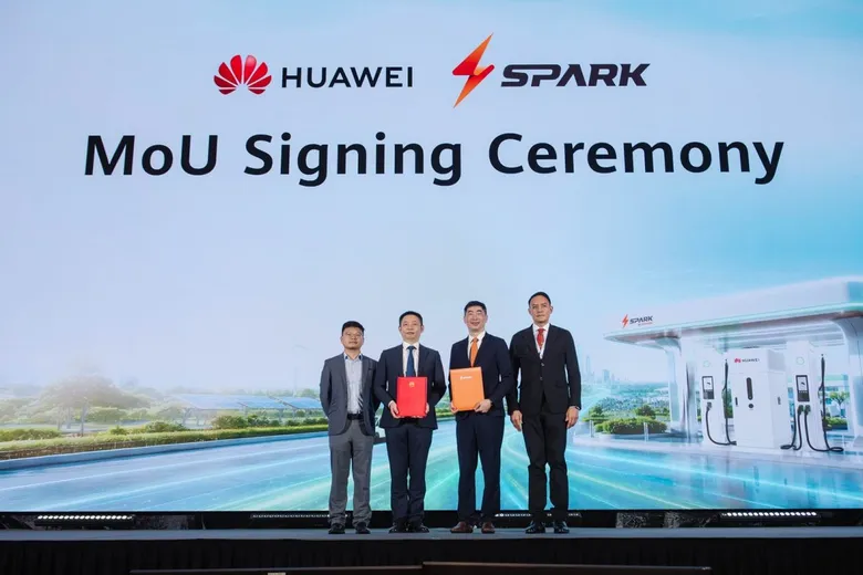 Electric Logistics Needs Both Vehicles and Charging Network: Huawei and Spark EV Strengthen a Key Link in Thailand's Transport Ecosystem