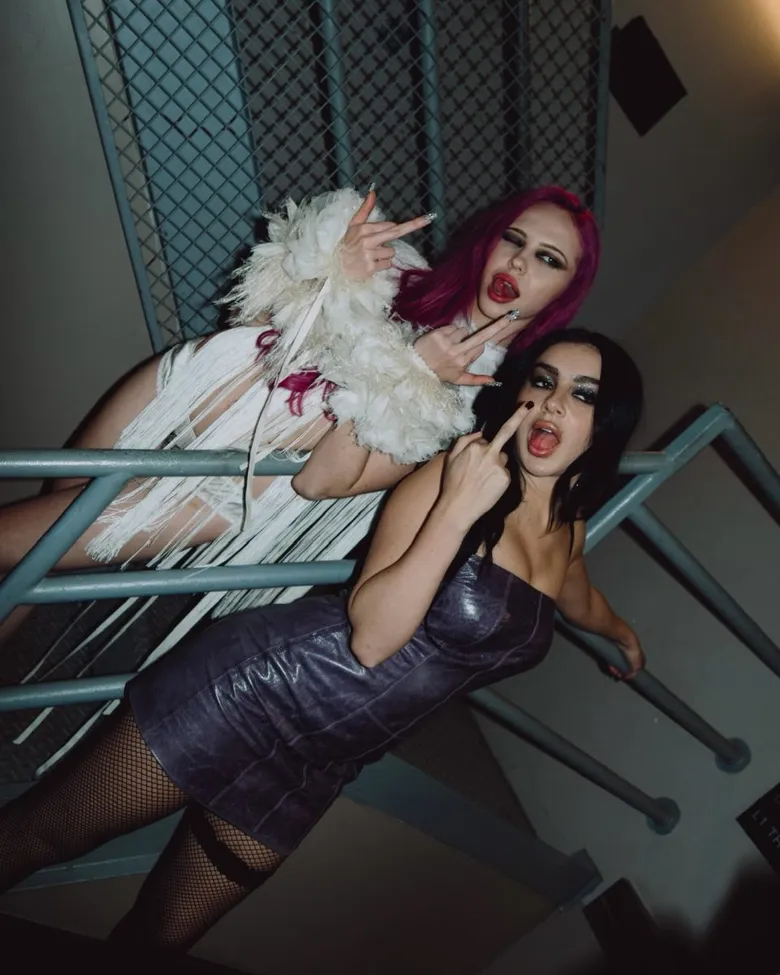 ADELA ส่ง "Nicole Kidman" และ "Ain't In LA" ติด Top 5 ชาร์ต Global ของ Billboardประกบ Charli xcx ขึ้นคอนเสิร์ตใน LA ว่าที่ซูเปอร์สตาร์ของยุคที่แท้จริง