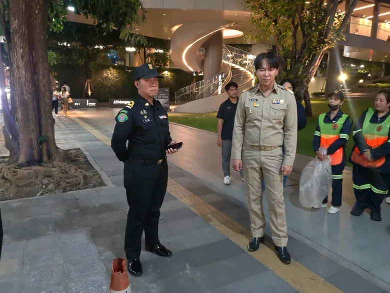 เขตปทุมวัน ประสาน สนย. ปรับปรุงทางเท้าชำรุดบริเวณถนนเพลินจิต เพิ่มความปลอดภัยให้ผู้สัญจร