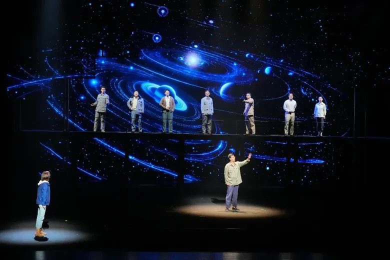 สถาบันเทคโนโลยีฮาร์บินเปิดตัวละครเวที "The Stargazers" ถ่ายทอดจิตวิญญาณนักวิทยาศาสตร์-ครูผู้เสียสละ
