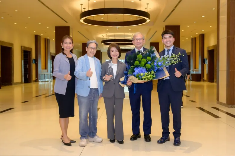 ดร.อาทิรัตน์ จารุกิจพิพัฒน์ CEO รพ.บำรุงราษฎร์ คว้ารางวัล 'บุคคลตัวอย่างภาคธุรกิจแห่งปี 2026' ภาคธุรกิจการแพทย์ สะท้อนวิสัยทัศน์ผู้นำด้านการแพทย์และการบริหารองค์กรอย่างยั่งยืน