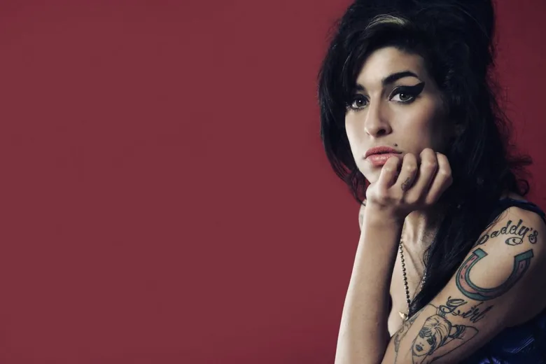 ฉลอง 20 ปีอัลบั้มระดับตำนาน Back To Black ของ Amy Winehouse ด้วยอัลบั้มคอลเล็กชันพิเศษพร้อมโชว์ Tribute สุดอบอุ่นจากศิลปินรุ่นใหม่ เพื่อรำลึกถึงเพลงอมตะที่ไม่มีวันลืม