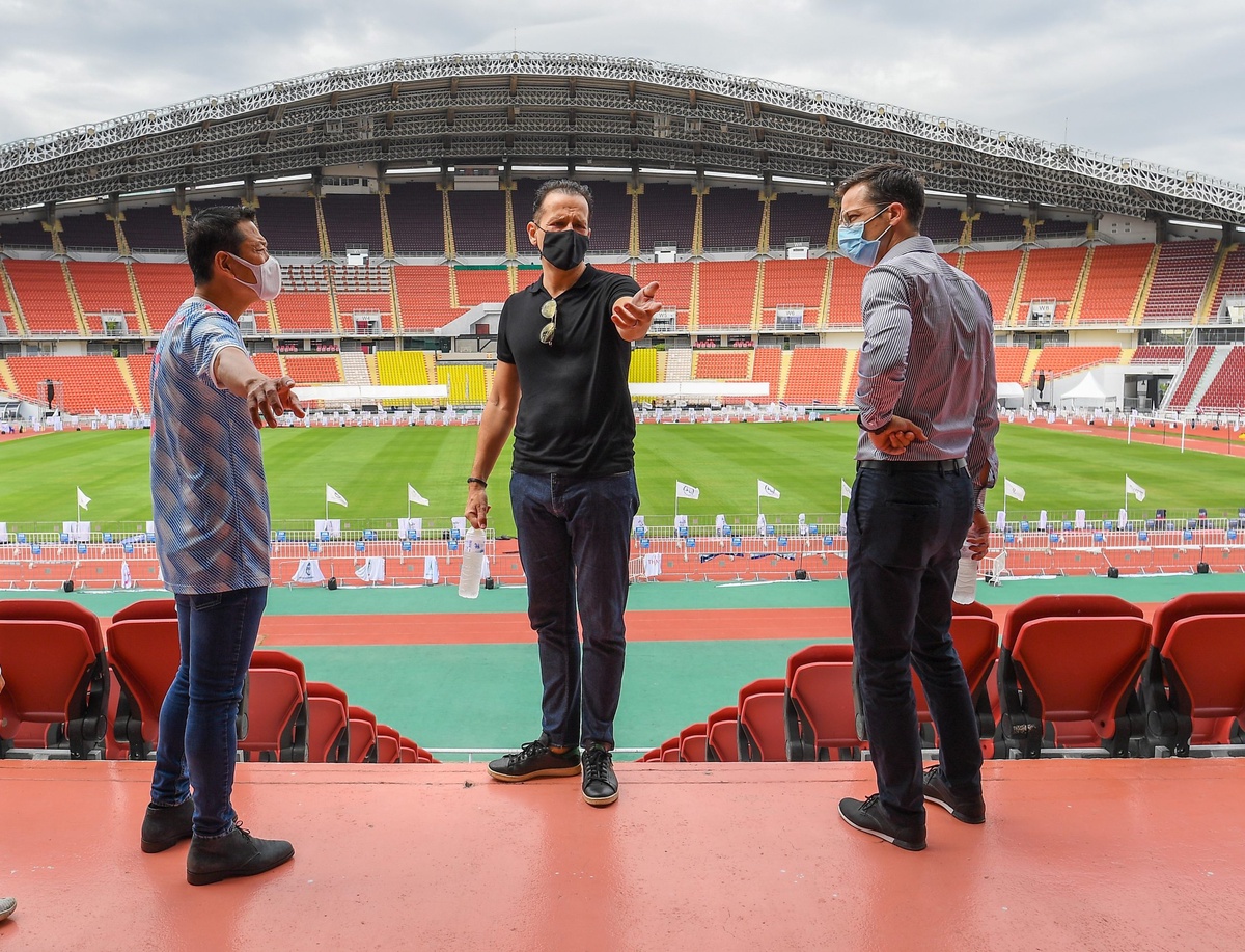 ตัวแทนสโมสรแมนเชสเตอร์ ยูไนเต็ด และ สโมสรลิเวอร์พูล บินตรวจเตรียมความพร้อม สนามราชมังคลากีฬาสถาน ต้อนรับ THE MATCH Bangkok Century Cup 2022