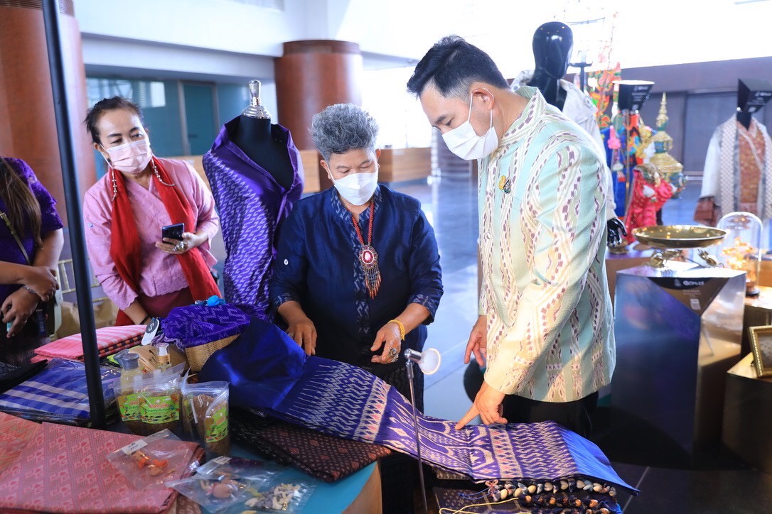 กระทรวงวัฒนธรรมจับมือ 7 องค์กรเอกชน ลงนามบันทึกข้อตกลงส่งเสริมตลาดผลิตภัณฑ์วัฒนธรรมชุมชนไทย ขยายผลจากงาน CCPOT GRAND EXPOSITION หนุนชุมชนเติบโตอย่างยั่งยืน