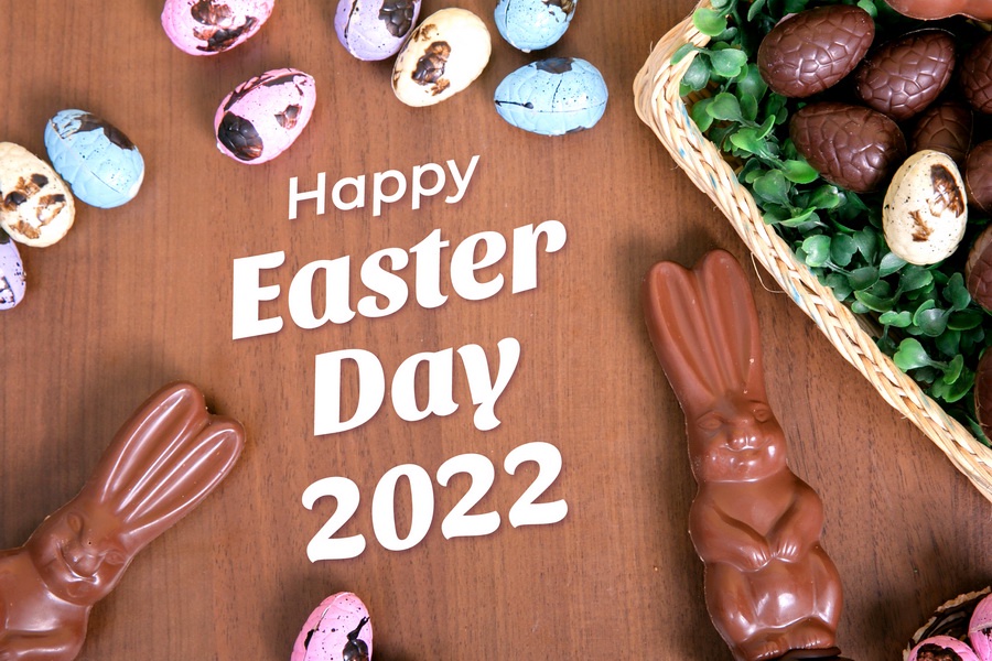 ฉลองเทศกาลอีสเตอร์ด้วยช็อกโกแลตไข่หลากสี และกระต่ายน้อยน่ารัก