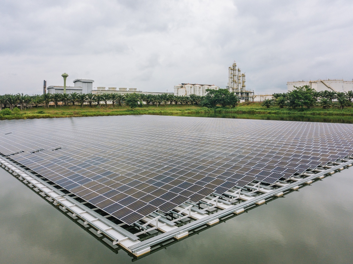 BayWa r.e. sets up its first floating solar farm in Thailand with UBE