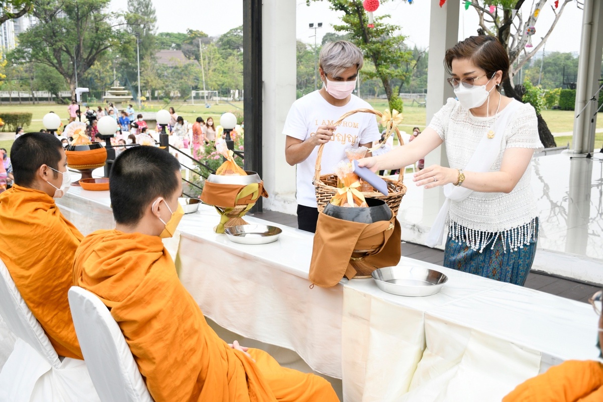 มูลนิธิโรงพยาบาลศรีธัญญา จัดสงกรานต์ให้ผู้ป่วยจิตเวช