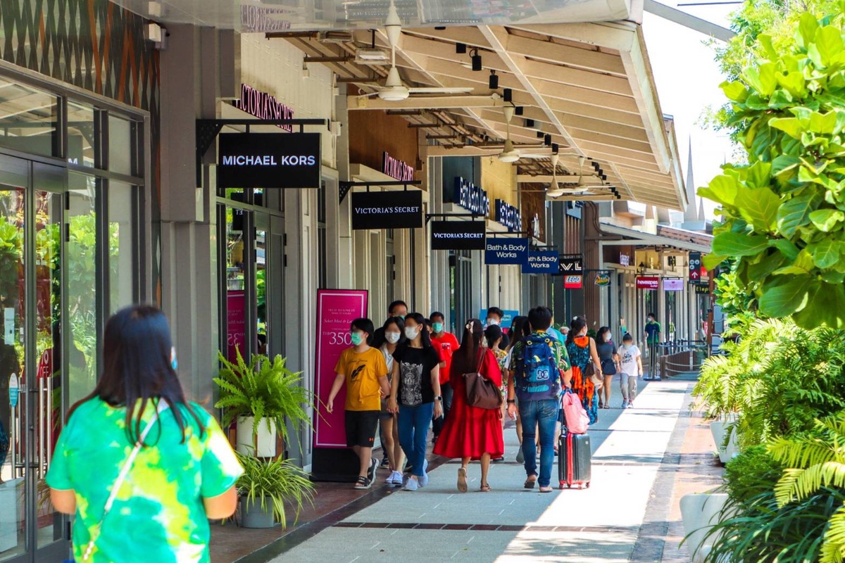 Central Pattana confirms positive signals for tourism recovery as customer traffic at shopping centers nationwide - especially tourist malls - on the rise