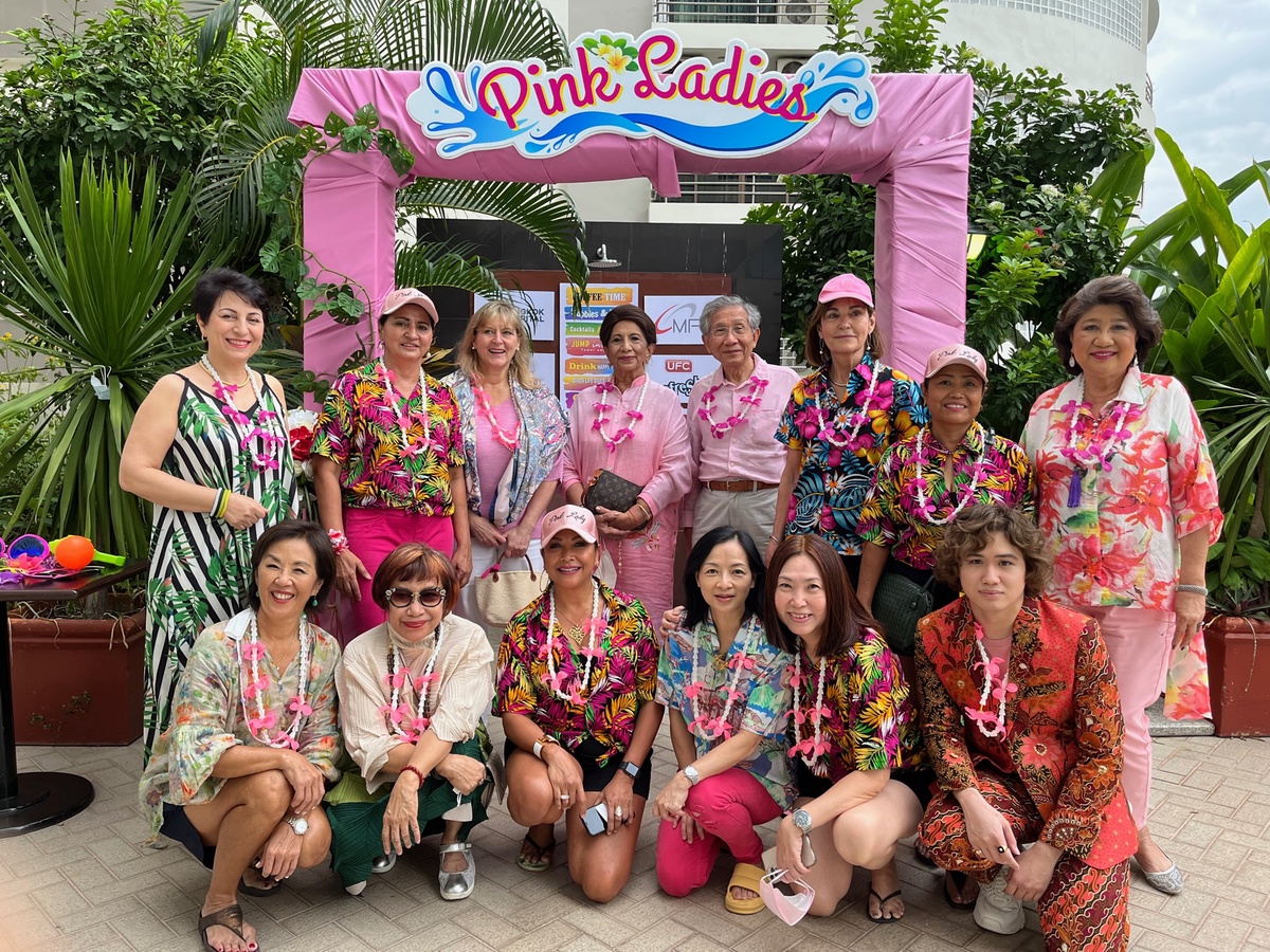 PINK LADIES GROUP RAISES FUNDS FOR QUEEN SIRIKIT CENTRE FOR BREAST CANCER FOUNDATION
