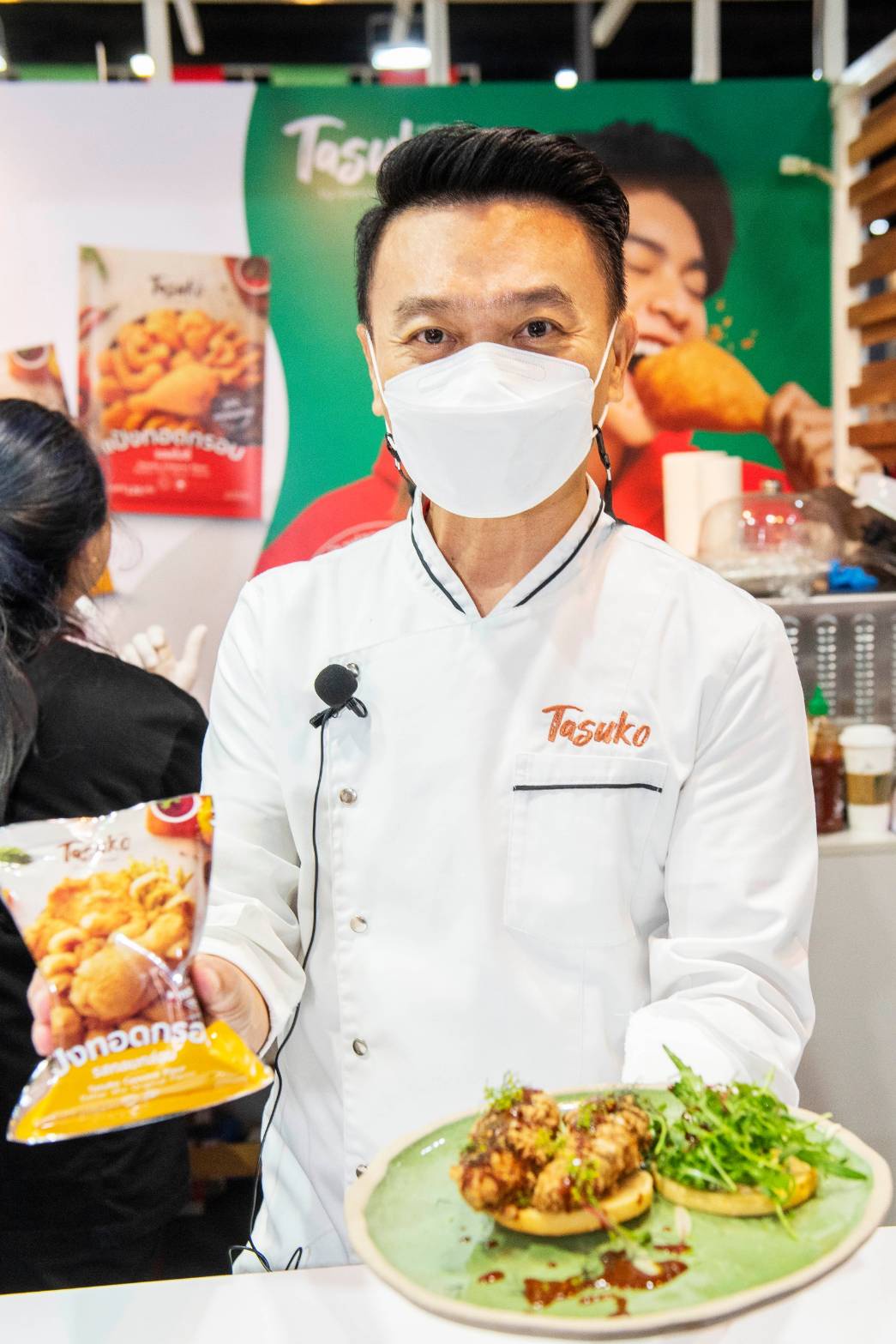UBE Group นำ เชฟเอียน โชว์ทำอาหารจากแป้งทอดกรอบ Tasuko ในงาน THAIFEX 2022