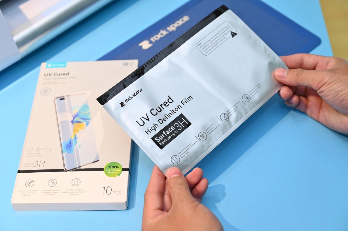 The Latest Adhesive-Free UV Screen Protector Rock Space UV Cured Launches for the First Time in Thailand