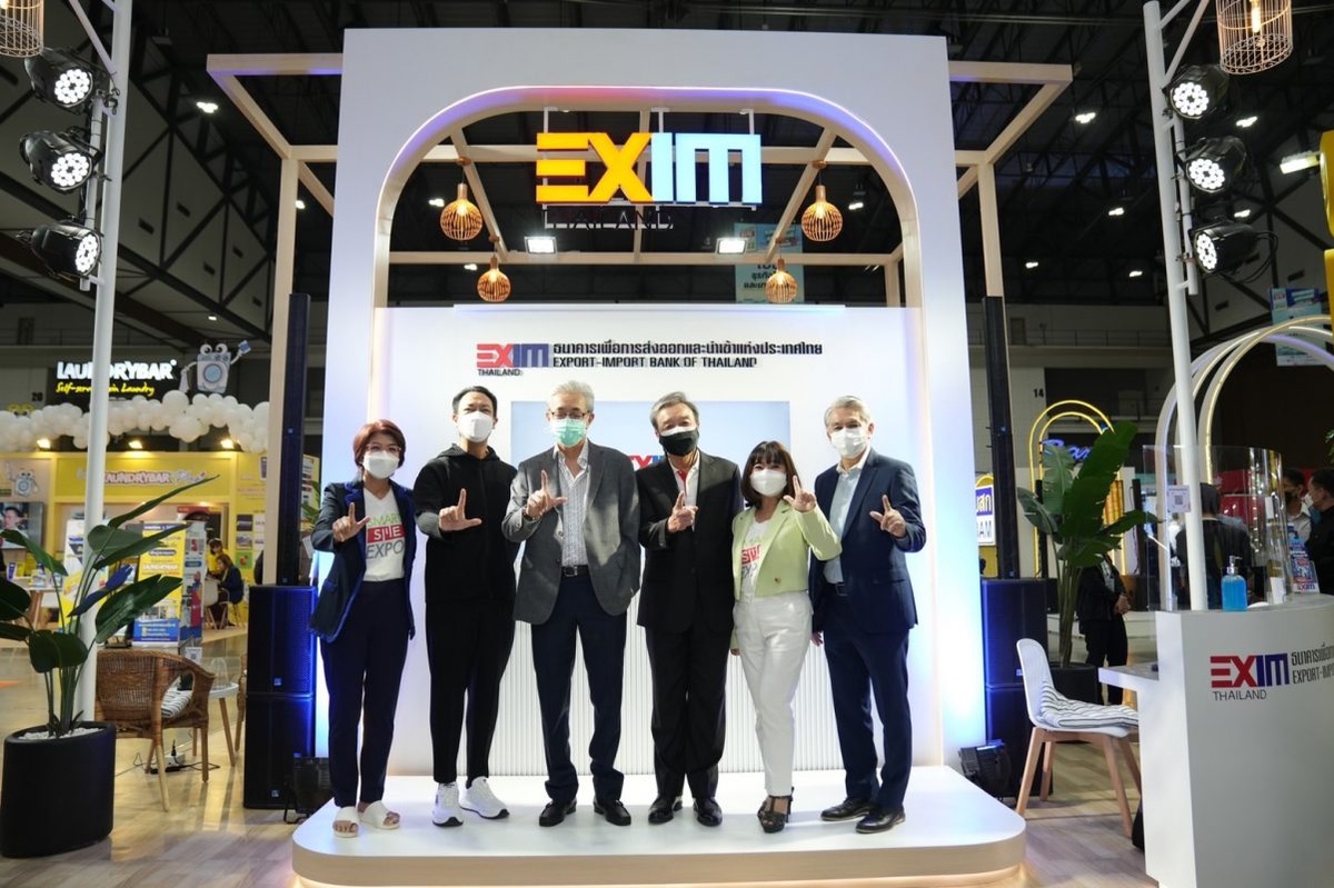 เยี่ยมชมการขยายธุรกิจและให้กำลังใจเอสเอ็มอีในงาน Smart SME EXPO 2022