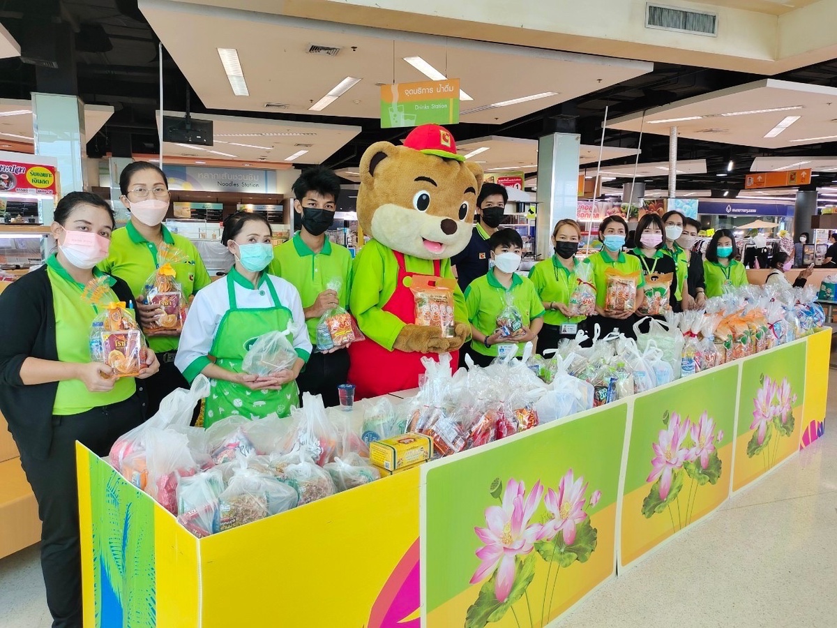 กลุ่มบีเจซี บิ๊กซี จัดพิธีทำบุญตักบาตรพระสงฆ์ 1,400 รูป พร้อมกันทั่วประเทศ เนื่องในเทศกาลเข้าพรรษาประจำปี 2565