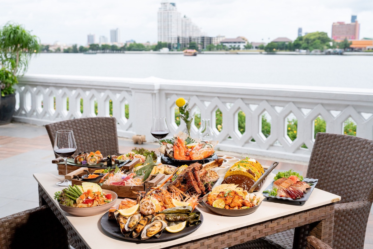 Riverside Terrace at Anantara Riverside Bangkok Resort Reopens with Weekly International BBQ and Seafood Night