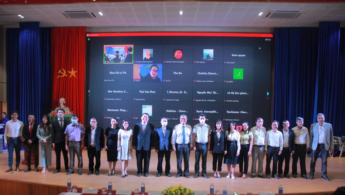 The University of Danang-University of Science and Technology launches STEM Career Academies in Central Vietnam Project
