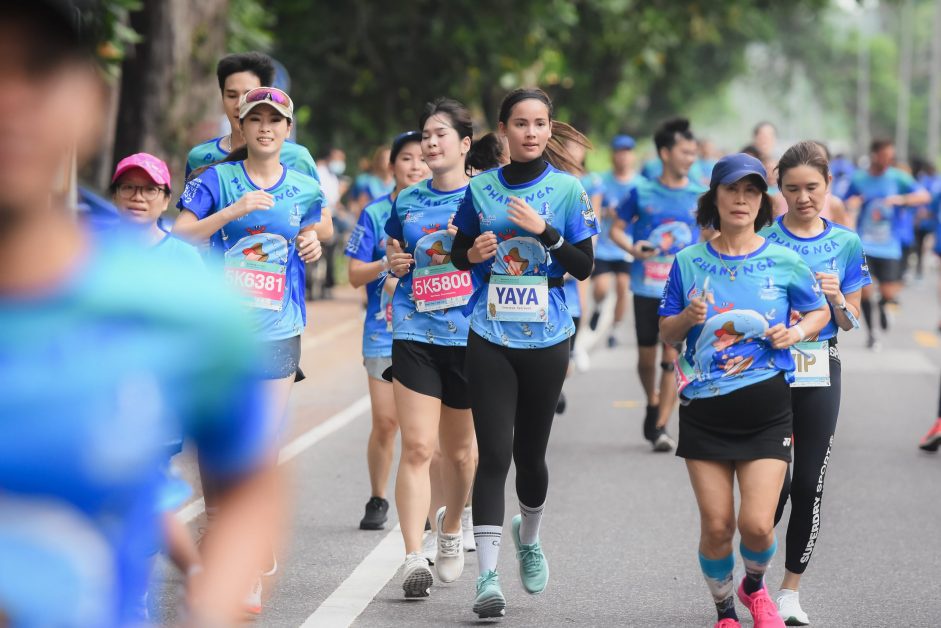 ญาญ่า อุรัสยา ชวนคนไทยเที่ยวไทยช่วงไฮซีซั่น พร้อมทดสอบความสวย สตรองในงาน พังงา ฮาล์ฟ มาราธอน