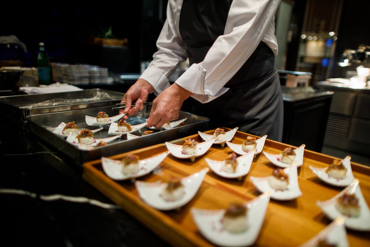 โรงแรม ดิ โอกุระ เพรสทีจ กรุงเทพฯ จับมือเหล่าเชฟระดับดาวมิชลิน รังสรรค์ประสบการณ์ความอร่อยในรูปแบบ 4 Hand Dinner
