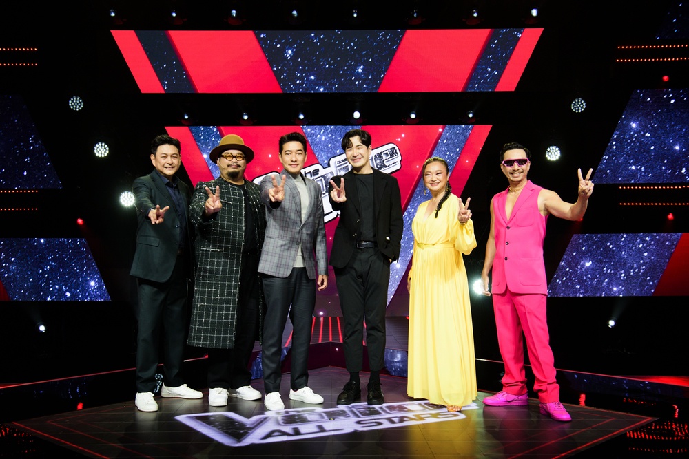 อบอุ่นหัวใจ โค้ชแสตป์-อภิวัฒน์ ควง วี-วิโอเลต ศิษย์เก่า The Voice Thailand ส่งความคิดถึง ผ่านมินิคอนเสิร์ตในรายการ The Voice All Stars