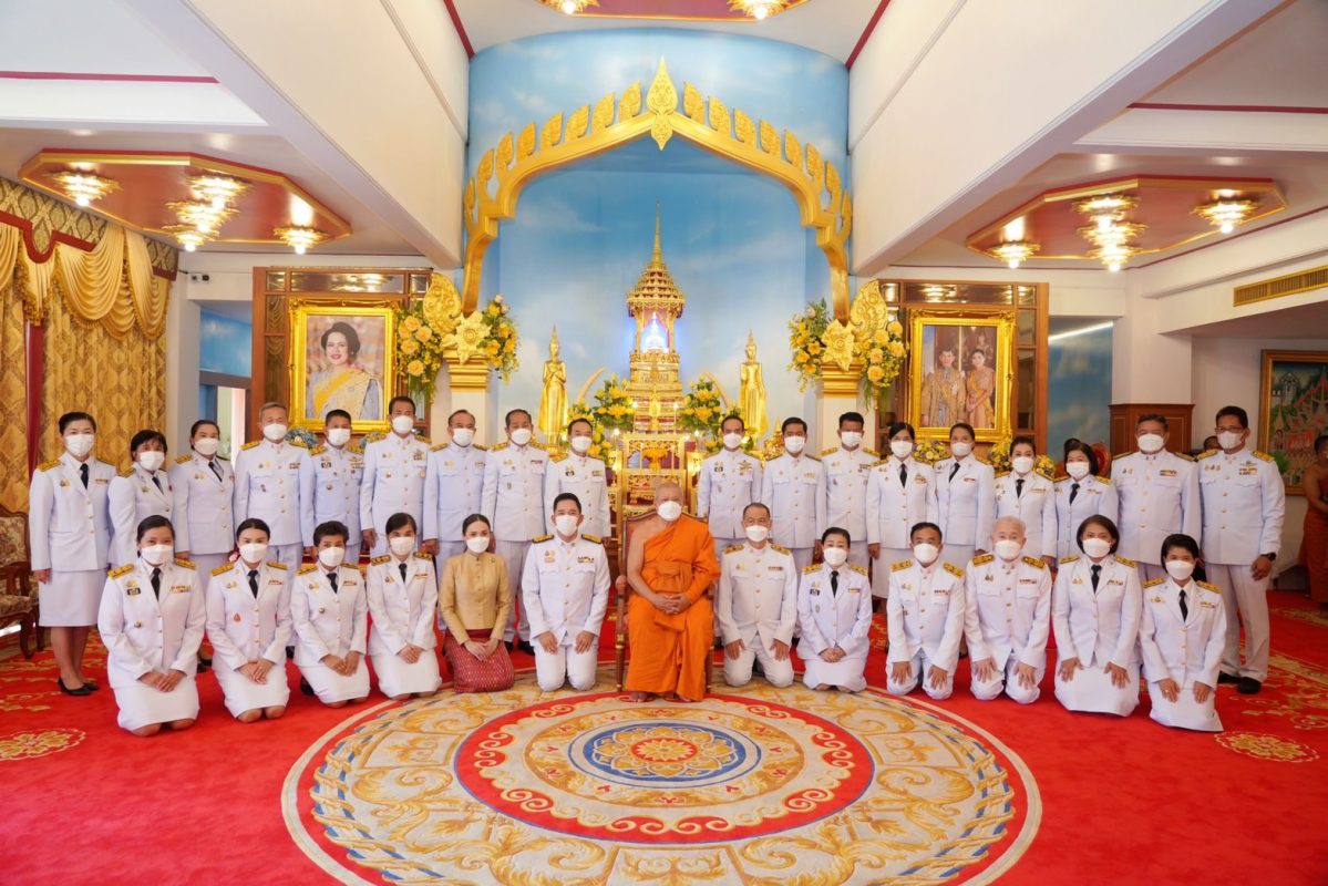 วธ.ถวายผ้าพระกฐินพระราชทาน ณ วัดยานนาวา