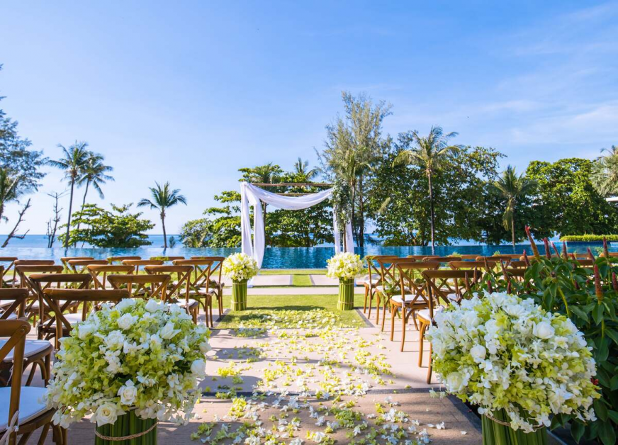 The Perfect Phuket Wedding in 5 star hotel