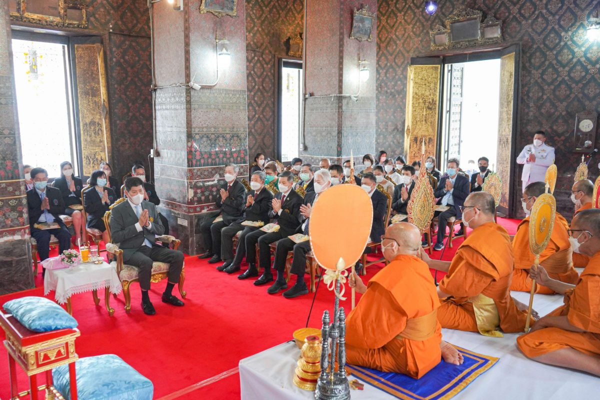 คลินิกการประกอบโรคศิลปะ สาขาการแพทย์แผนจีนหัวเฉียว พร้อมด้วยหน่วยงานในเครือ ถวายผ้าพระกฐินพระราชทาน ประจำปี 2565