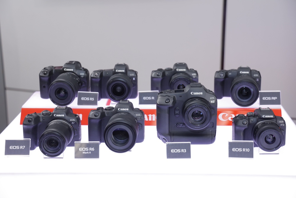 แคนนอนท้าเปิดเกมช่างภาพ 'สายไฮบริด' เปิดตัว Canon EOS R6 Mark II กล้องมิเรอร์เลสฟูลเฟรมรุ่นใหม่ สุดทั้งงานภาพนิ่ง ถ่ายต่อเนื่องสูงสุด 40 FPS
