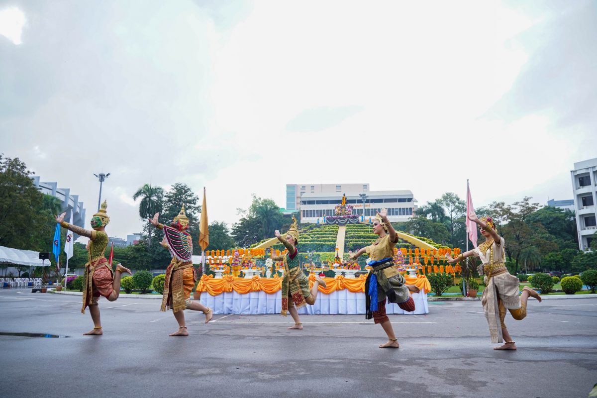 ม.รามคำแหง บวงสรวงพ่อขุนฯ ในโอกาสวันสถาปนามหาวิทยาลัย ครบรอบ 51 ปี