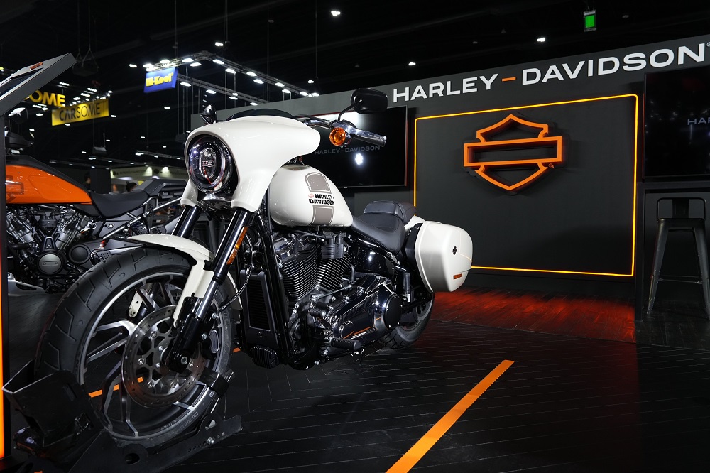 HARLEY-DAVIDSON(R) ยกขบวนจัดแสดงรถมอเตอร์ไซค์รุ่นปี 2022 ณ งานมหกรรมยานยนต์ ครั้งที่ 39