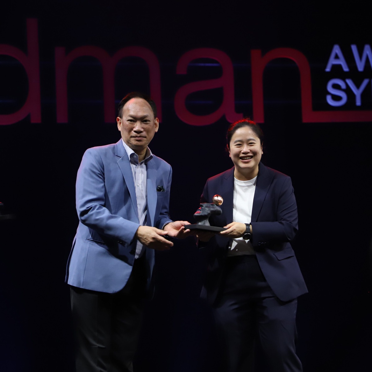VGI ควงแขน SOUR Bangkok ปลุกกระแสสื่อ DOOH ในไทย พาแคมเปญ Whoscall The Safety Station กวาด 12 รางวัล สื่อโฆษณาสุดครีเอทีพ จากเวที Adman Awards Symposium 2022