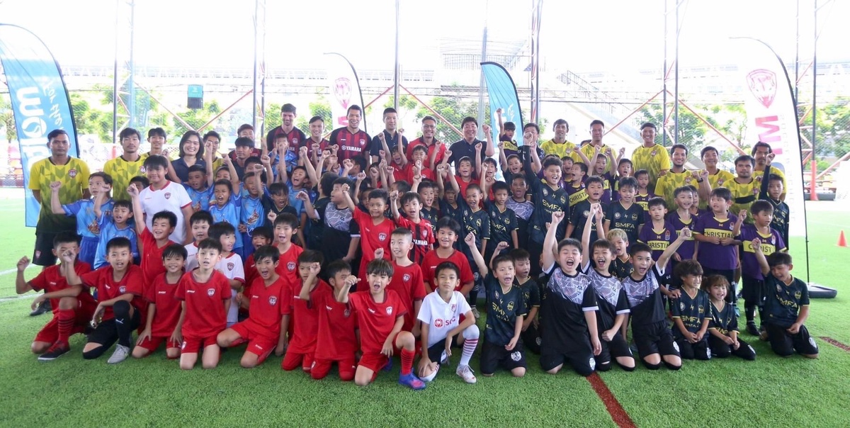 กระแสเยี่ยม!! เยาวชนแห่ร่วมกิจกรรมฝึกลูกหนัง Molten Festival Football Clinic