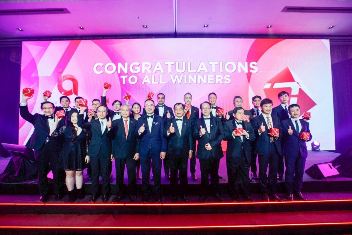 สู่ความเป็นเลิศด้านนวัตกรรม คลินิกทันตกรรมคอสเดนท์ คว้ารางวัลสาขา Service Solution category COSDENT Smile Design จากเวที International Innovation Award