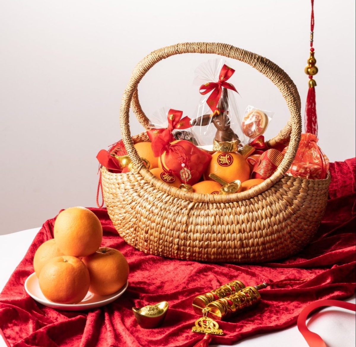 Anantara Siam Bangkok Hotel Keeps Things Sweet this Lunar New Year with Festive Hampers and Limited-Edition