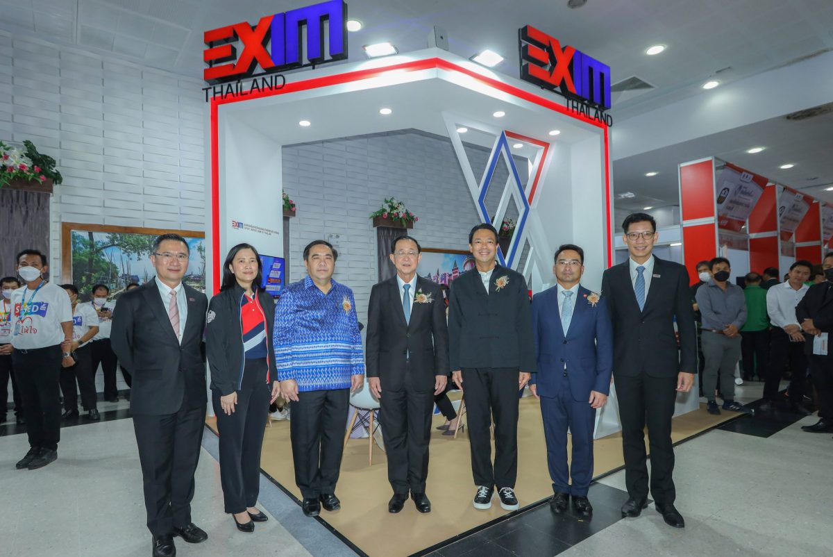 EXIM Thailand Opens Booth at the 4th Debt Resolution Expo in Chonburi Province