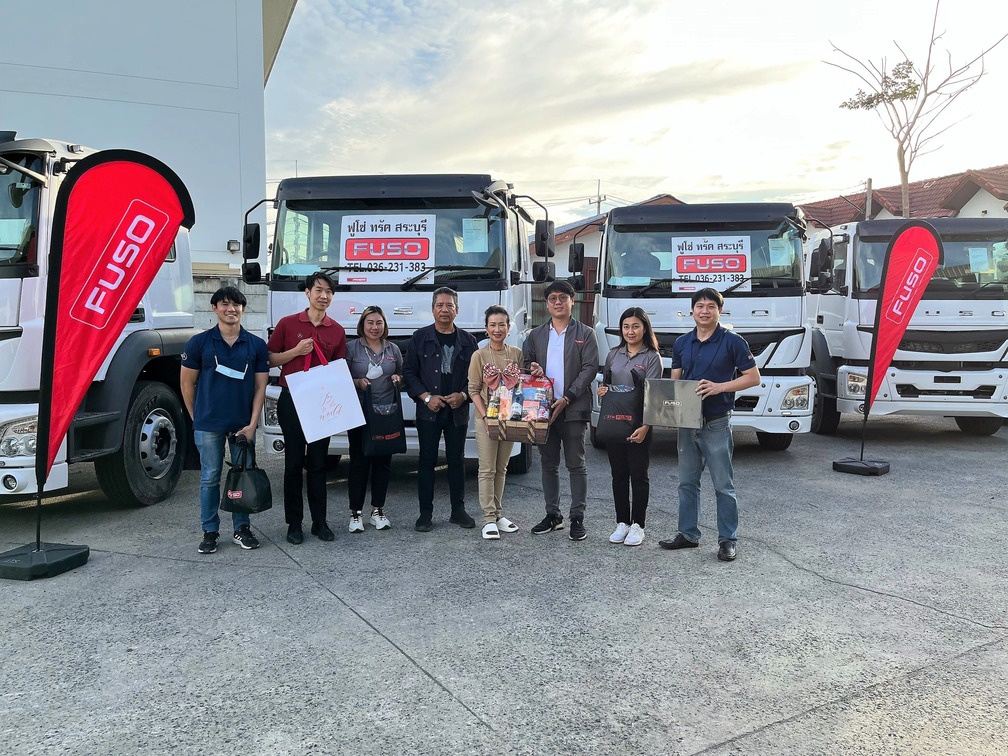 Daimler Commercial Vehicles Thailand starts the year strongly!! Delivers over 20 FUSO Trucks to 'Trucks Logistics 60 Company'