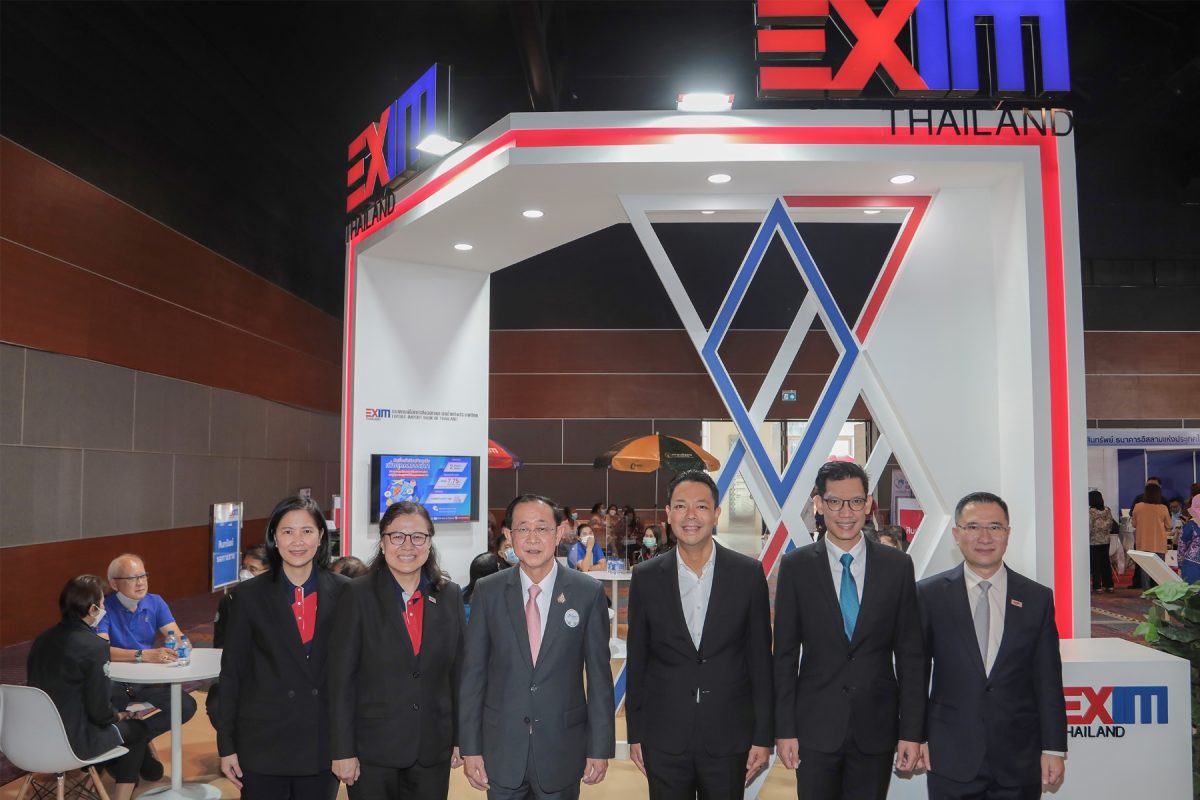 EXIM Thailand Opens Booth at the 5th Debt Resolution Expo in Songkhla Province