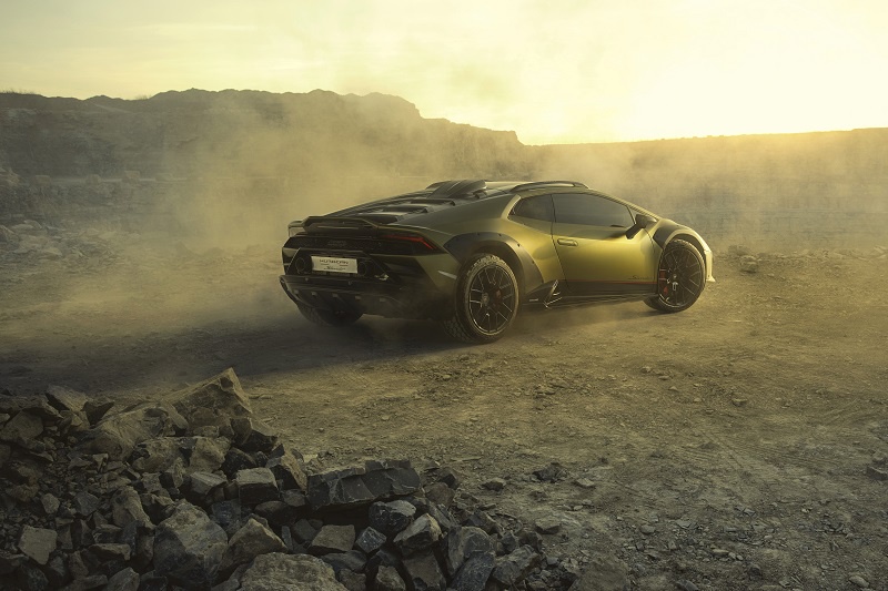 Bridgestone Partners with Lamborghini to Develop Supercar Run-Flat All-Terrain Tyre for the Hurac?n Sterrato