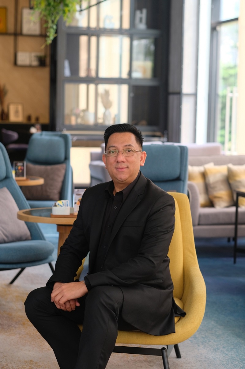 Holiday Inn Suites Siracha Laemchabang Announces new General Manager Preecha Yarangwong
