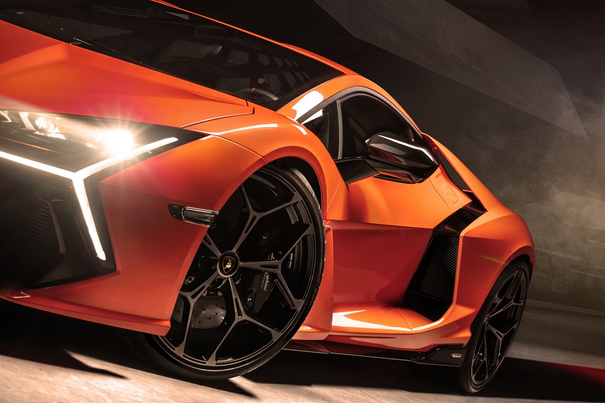 Bespoke High-Performance Bridgestone Tyres Unleash the New Lamborghini Revuelto's Potential