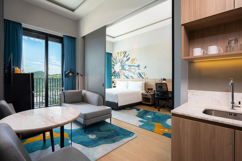 Holiday Inn Suites Siracha Laemchabang Launches 'Vouchers Buffet: Buy Now, Stay Later' Promotion with Additional Benefits